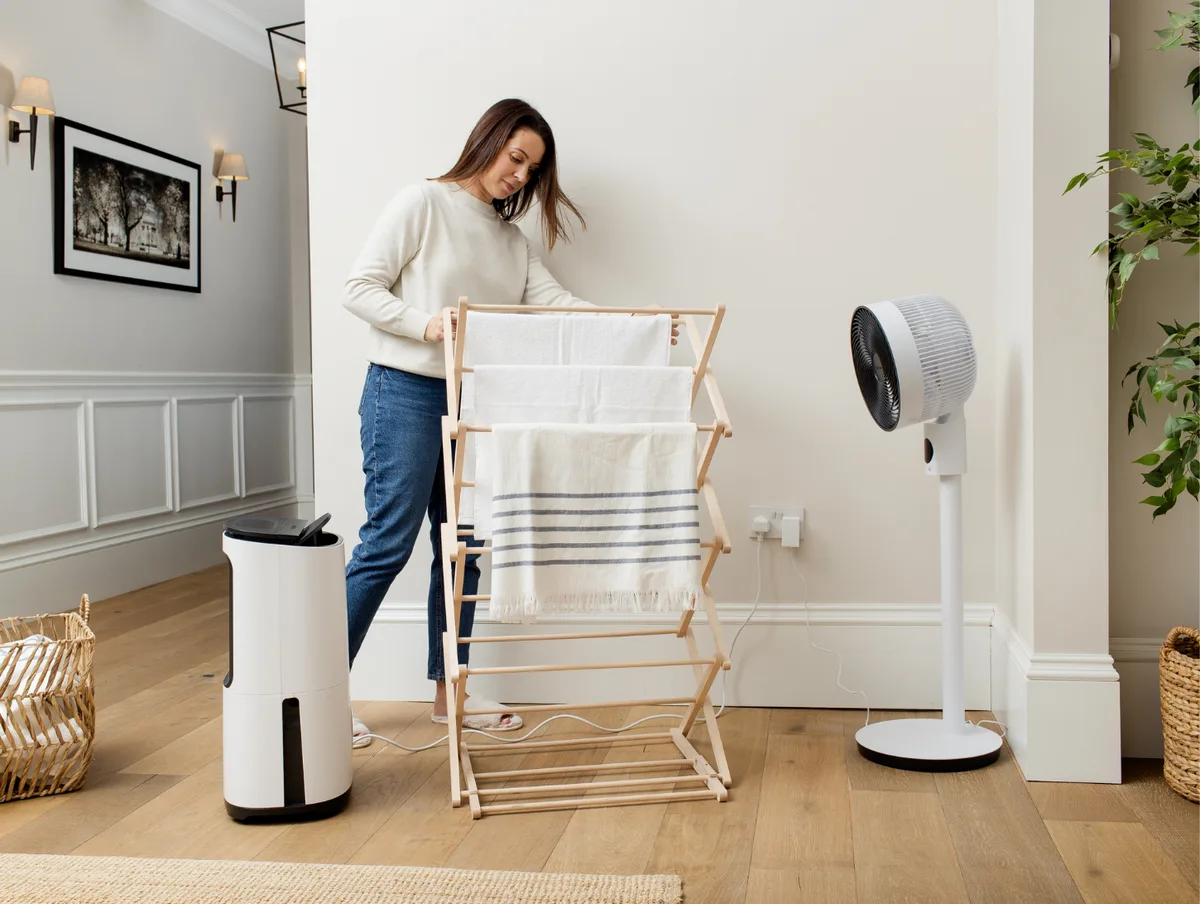 can a dehumidifier dry clothes