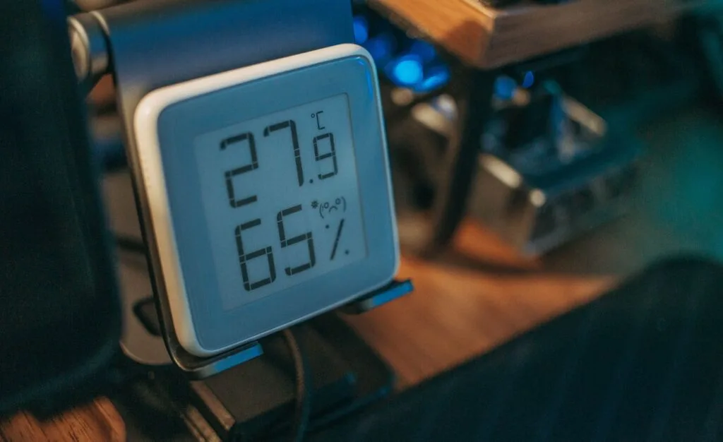 where should I put a hygrometer with a dehumidifier